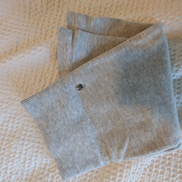 Fabletics Ribbed Bike Shorts - Picture 2 of 3